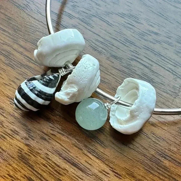 Hawaii Shells and Sea glass bead on Silver Bangle Bracelet - Picture 2 of 3